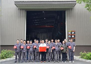  五四青年 | 與時間賽跑，讓機器也有溫度——制造二部喜獲長沙高新區“工人先鋒號”